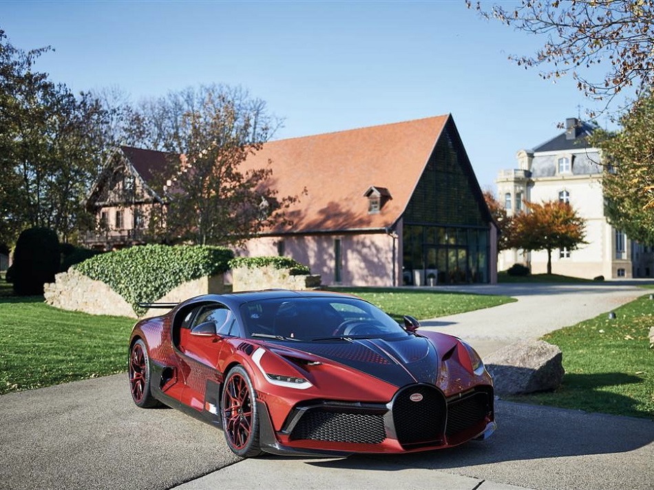 Chiếc Bugatti Divo 5,8 triệu USD cuối cùng được bàn giao đến tay khách hàng