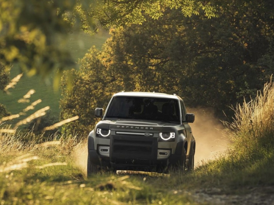 Những điểm nổi bật thu hút khách Việt của Range Rover Defender 2021